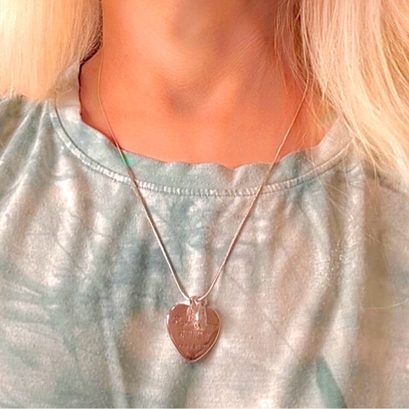 Juicy Couture Silver Heart Crown Necklace Vintage, w/Silver Plated Necklace Y2K - Picture 6 of 10